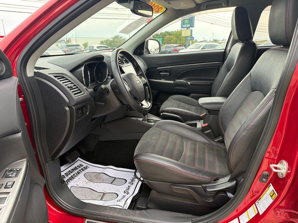 2019 Mitsubishi Outlander Image 9