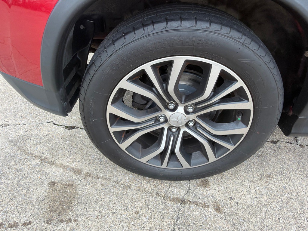 2019 Mitsubishi Outlander Image 14