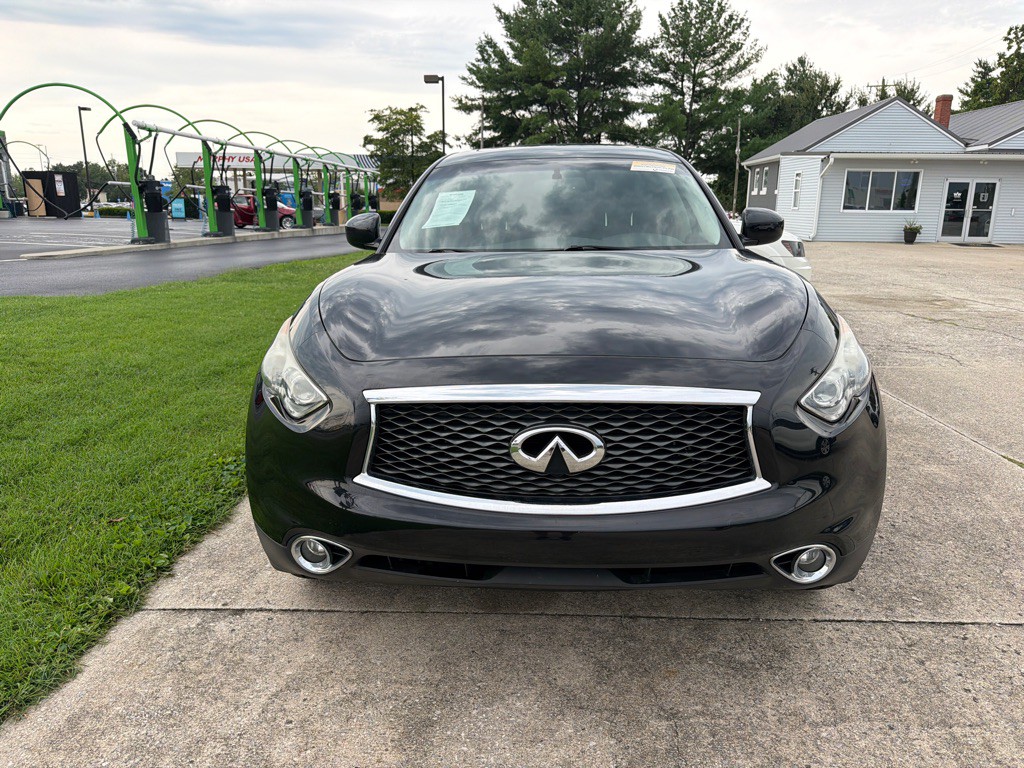 2017 INFINITI QX70 Image 5