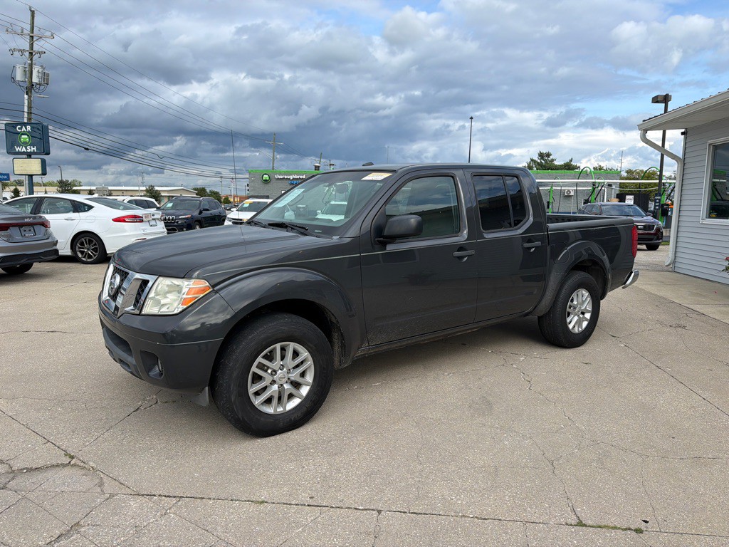 2015 Nissan Frontier Image 2