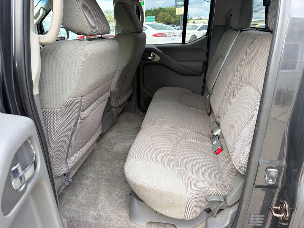 2015 Nissan Frontier Image 6