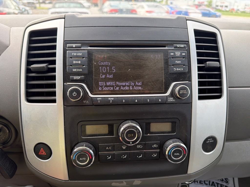 2015 Nissan Frontier Image 10