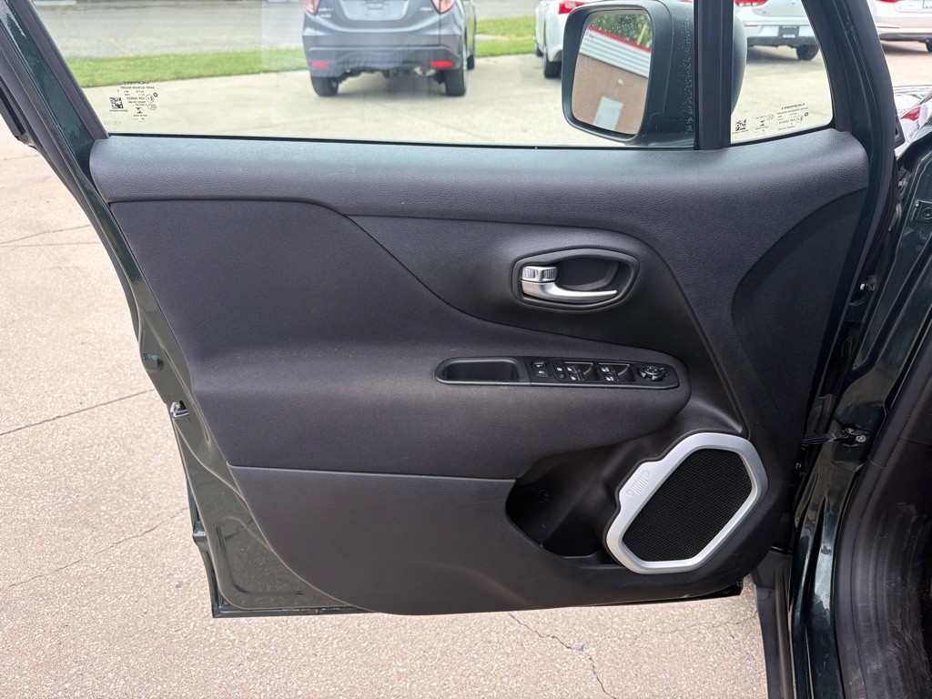 2021 Jeep Renegade Image 8