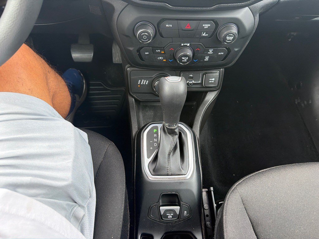 2021 Jeep Renegade Image 12