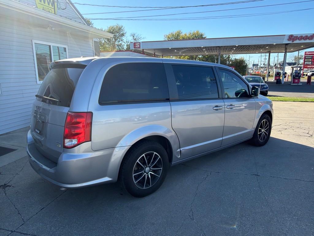 2019 Dodge Grand Caravan Image 2