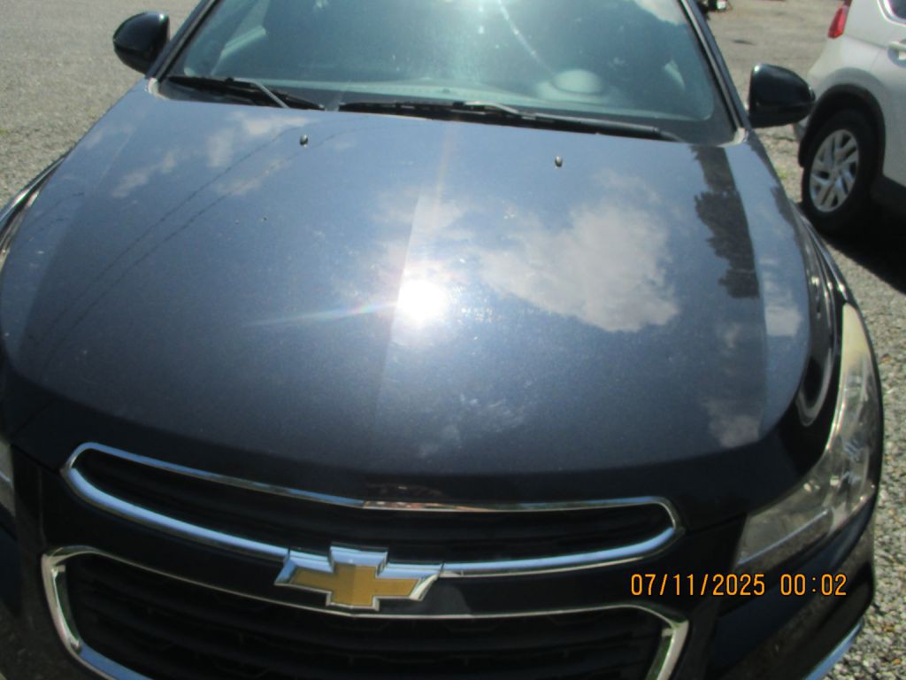 2015 Chevrolet Cruze Image 2