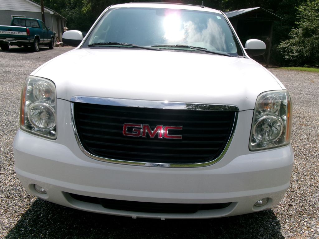 2012 GMC Yukon Image 3