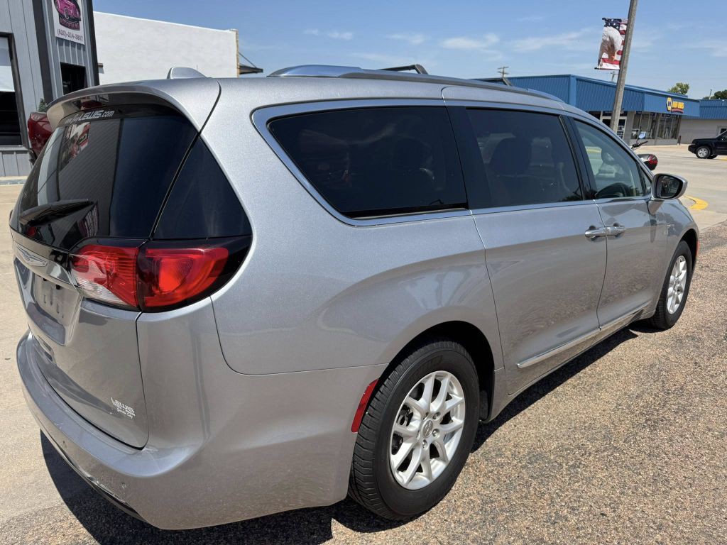 2020 Chrysler Pacifica Image 4