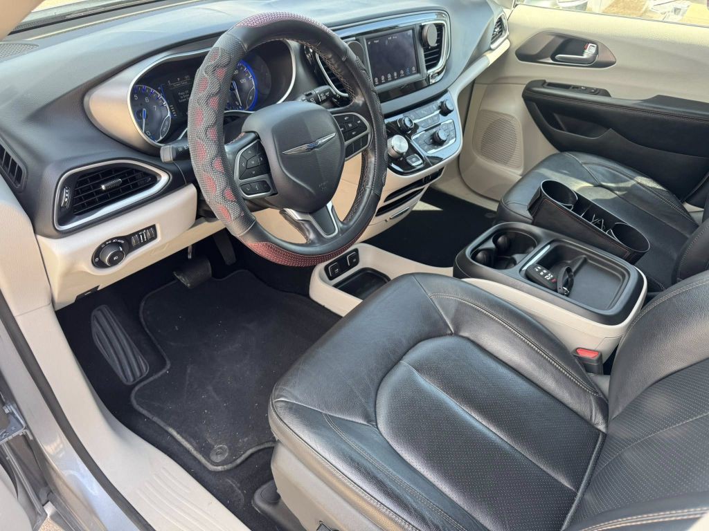 2020 Chrysler Pacifica Image 5