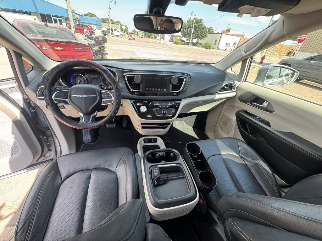 2020 Chrysler Pacifica Image 7
