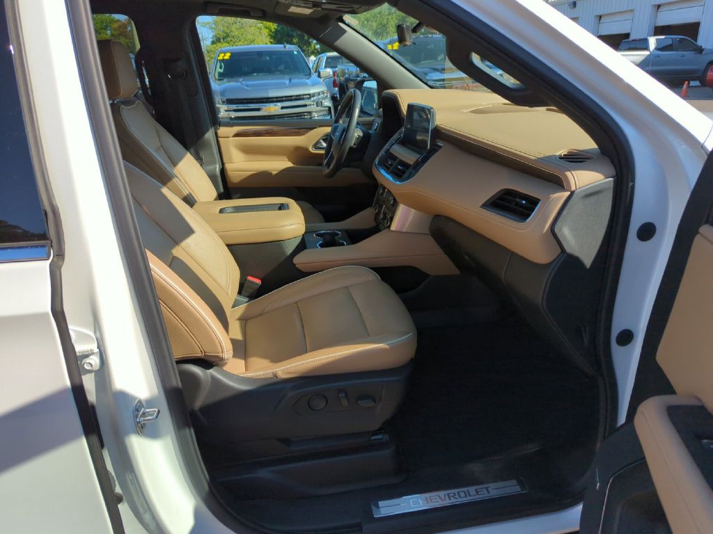 2021 Chevrolet Suburban Image 8