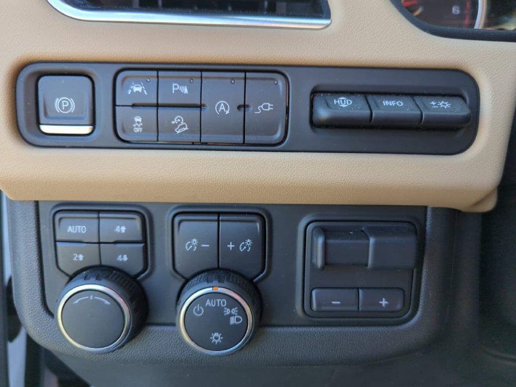 2021 Chevrolet Suburban Image 11