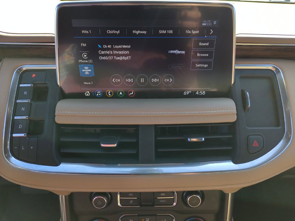 2021 Chevrolet Suburban Image 12