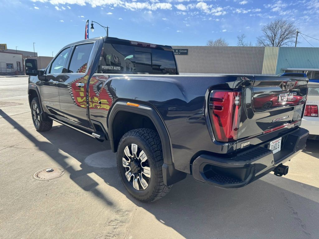 2024 GMC Sierra Image 4