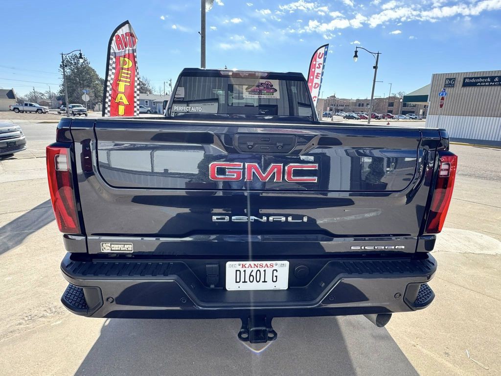 2024 GMC Sierra Image 5