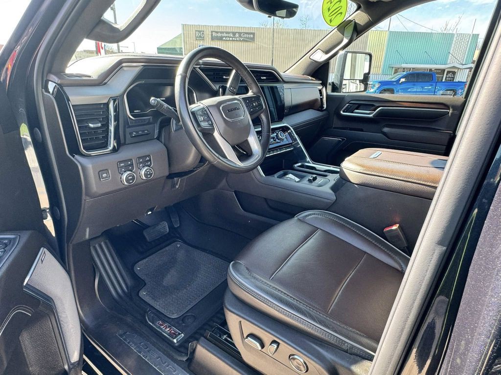 2024 GMC Sierra Image 8