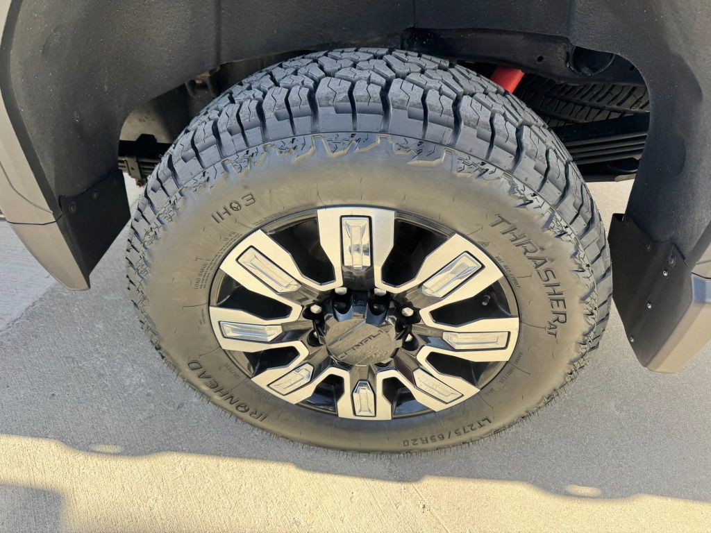 2024 GMC Sierra Image 12