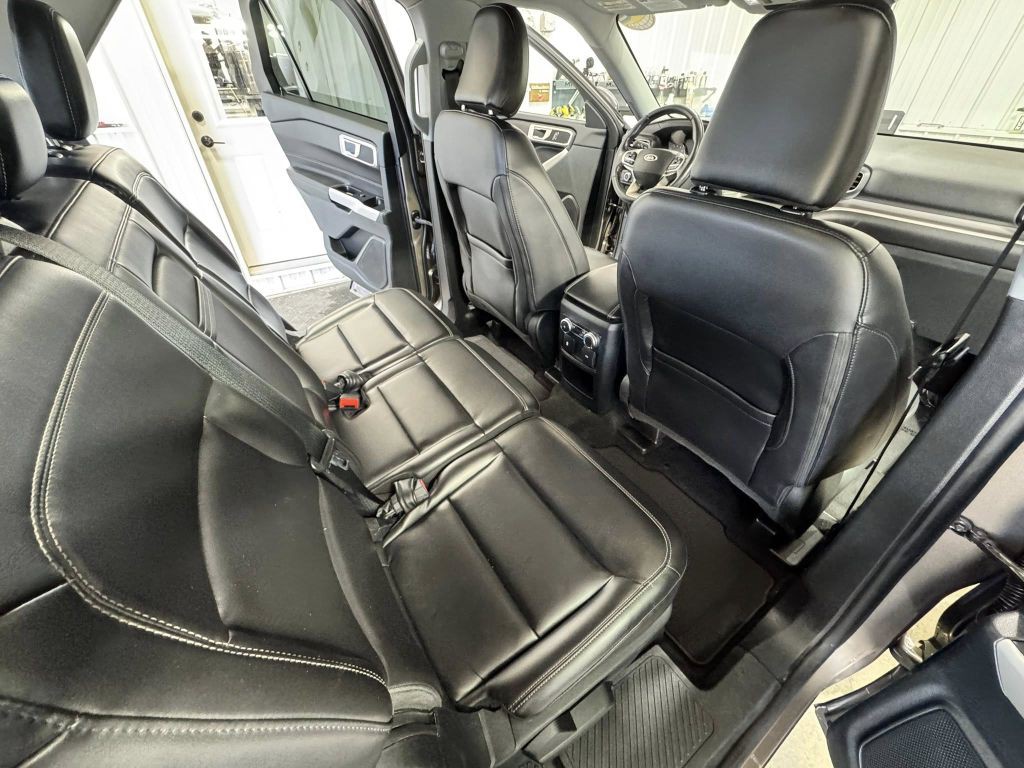 2021 Ford Explorer Image 6