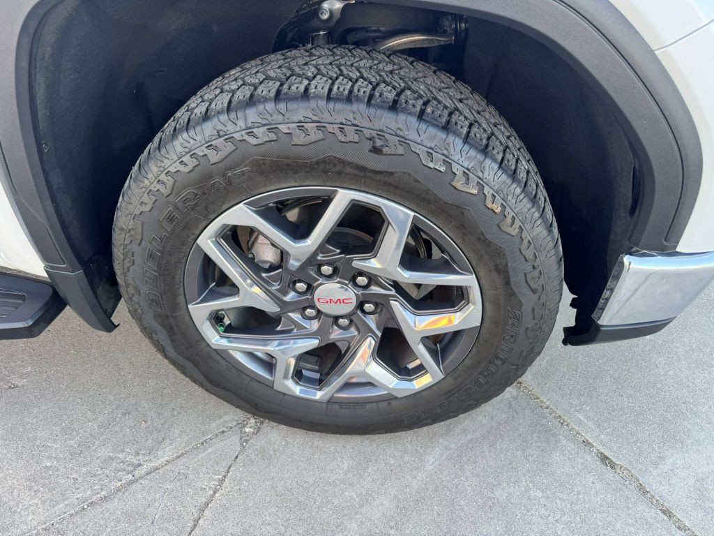 2025 GMC Sierra Image 7