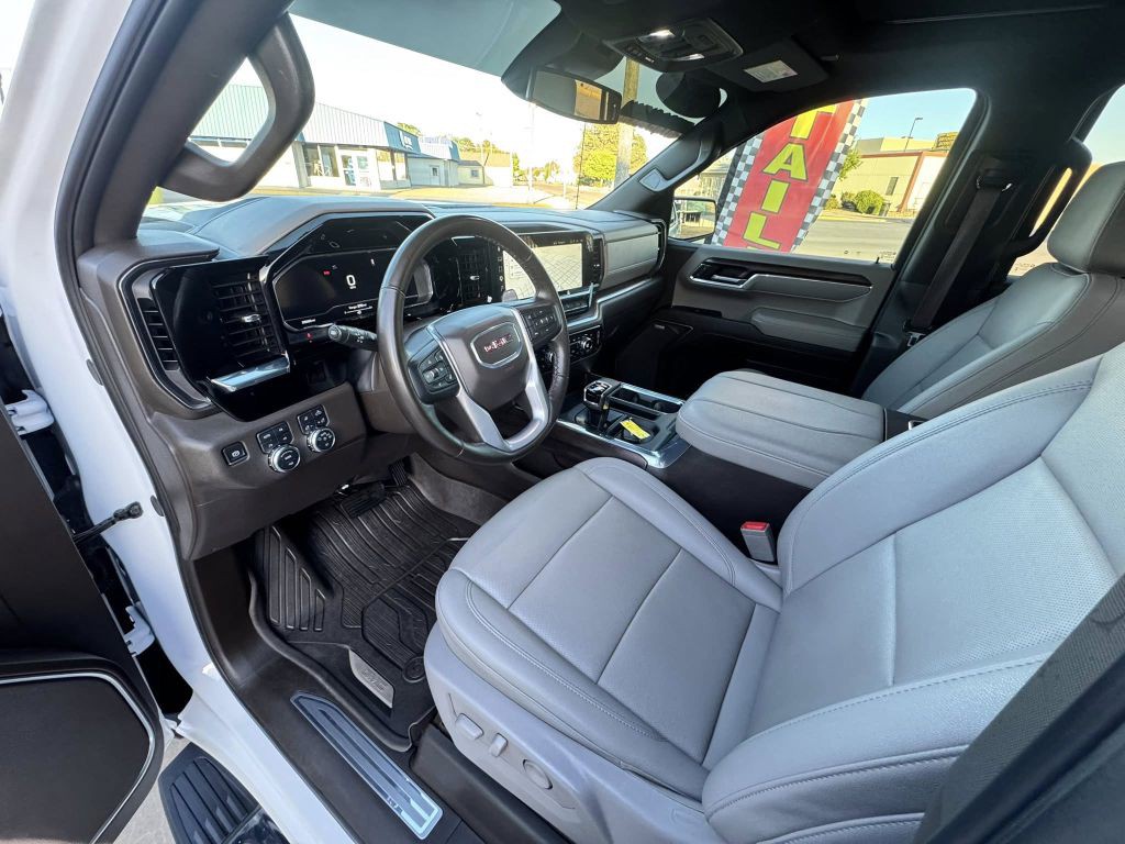 2025 GMC Sierra Image 8