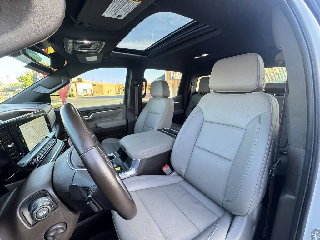 2025 GMC Sierra Image 9