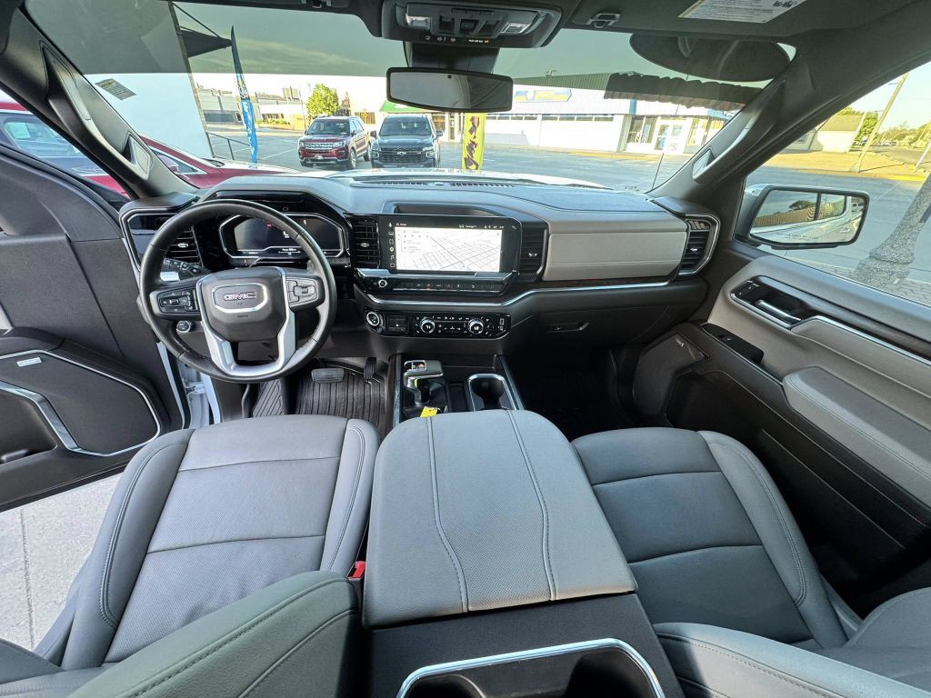 2025 GMC Sierra Image 11