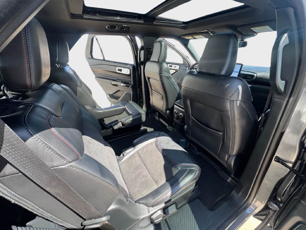 2023 Ford Explorer Image 16
