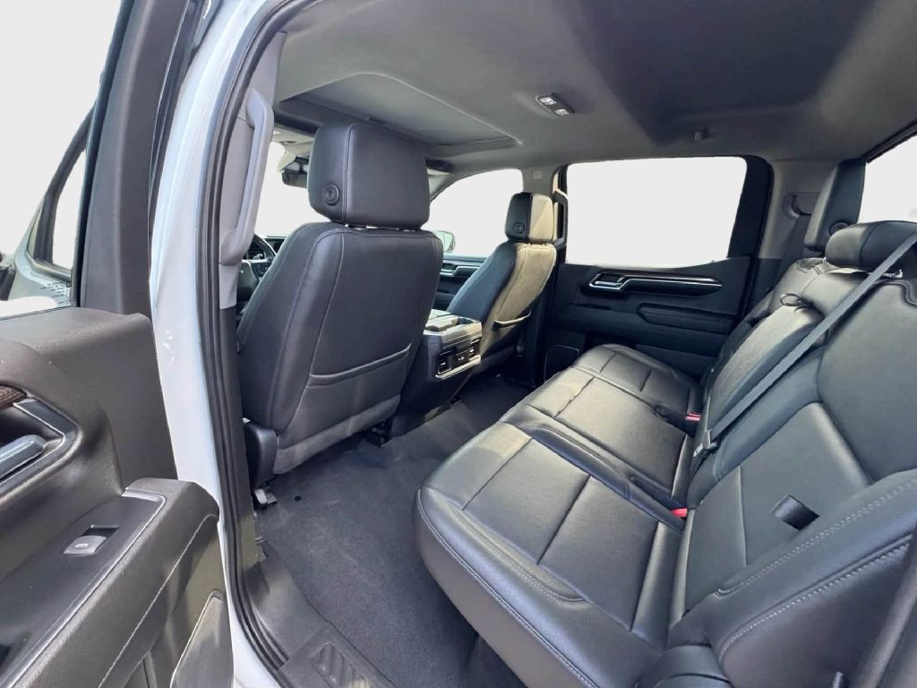 2023 Chevrolet Silverado 1500 Image 8