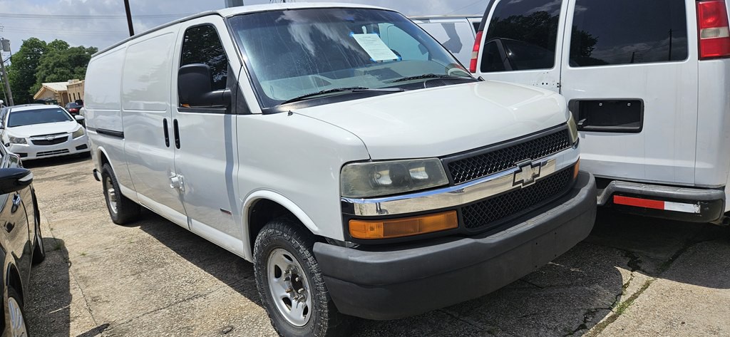 2007 Chevrolet Express Image 1