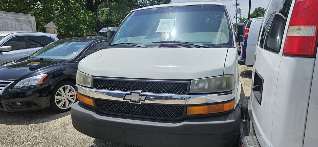 2007 Chevrolet Express Image 3