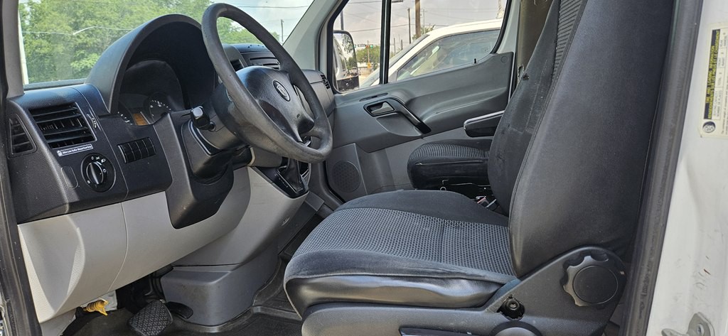 2009 Dodge Sprinter Image 2