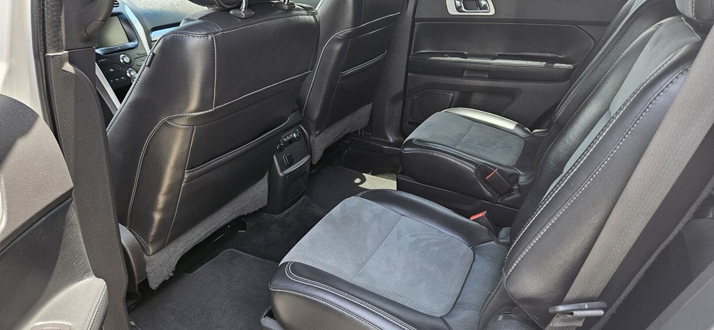 2015 Ford Explorer Image 3