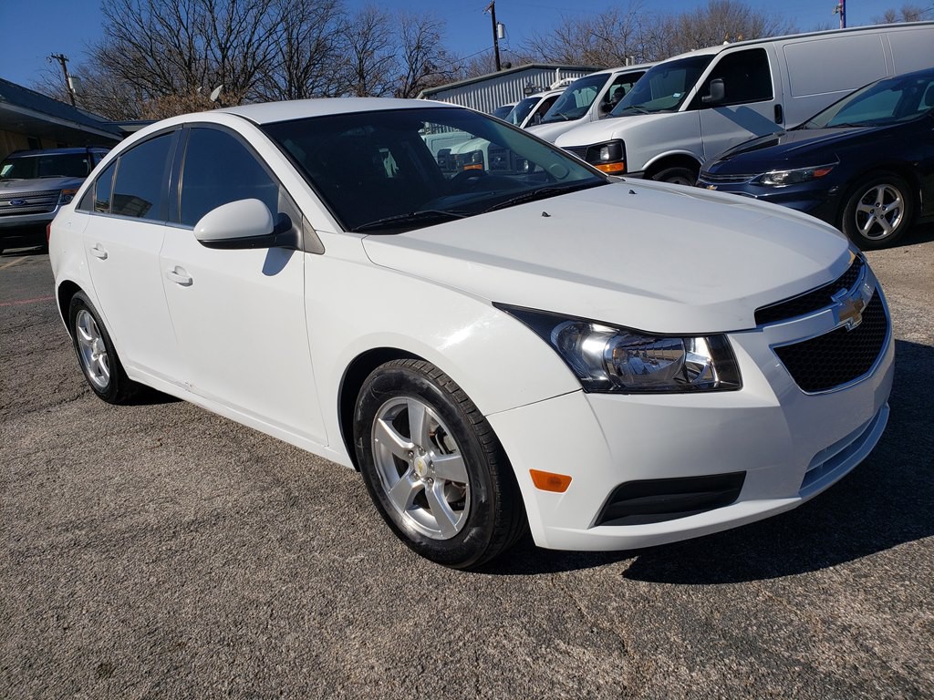 2011 Chevrolet Cruze Image 1