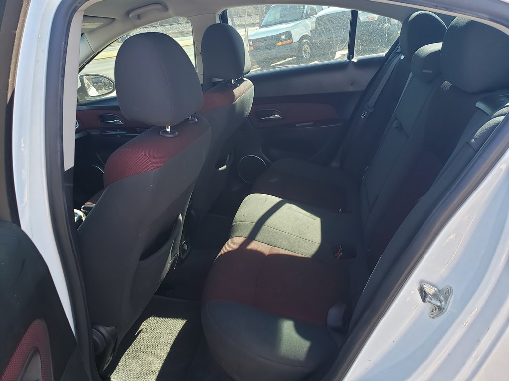 2011 Chevrolet Cruze Image 3