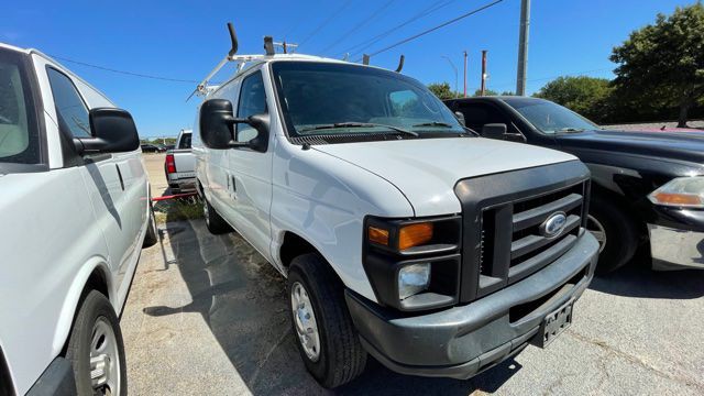 2009 Ford Econoline Image 2