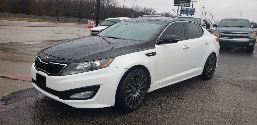2011 Kia Optima Image 1