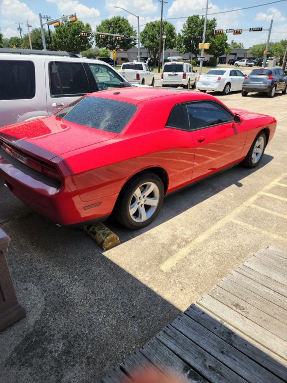 2014 Dodge Challenger Image 2