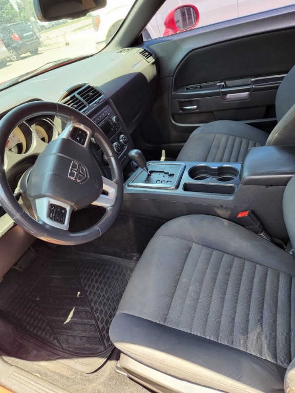 2014 Dodge Challenger Image 6