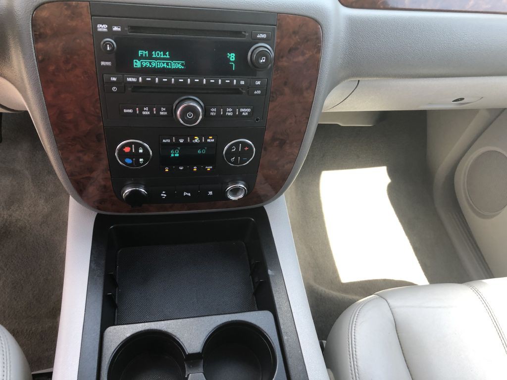 2011 Chevrolet Tahoe Image 12
