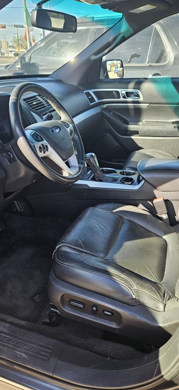 2015 Ford Explorer Image 9