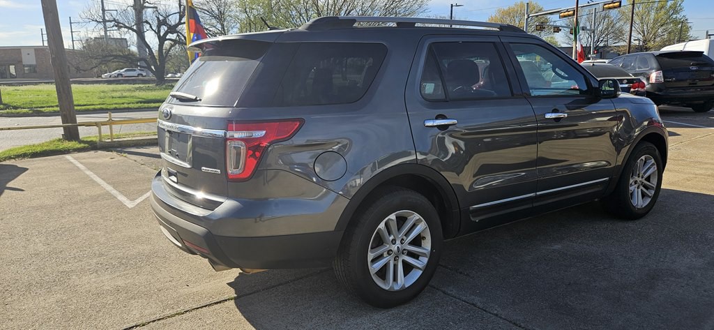 2015 Ford Explorer Image 16