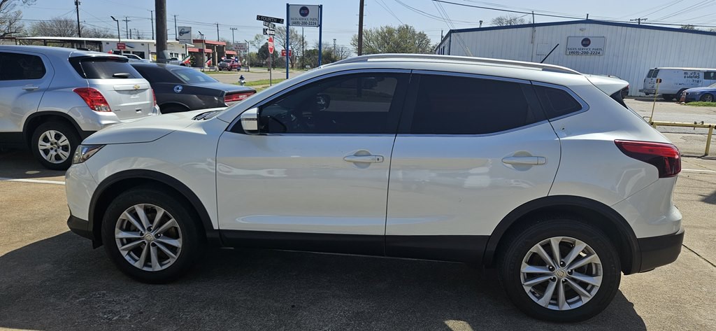 2017 Nissan Rogue Image 3