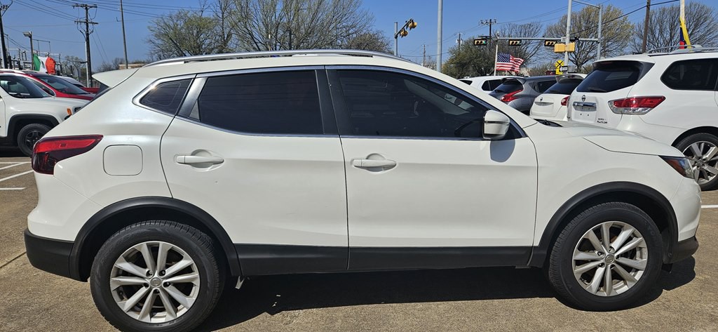2017 Nissan Rogue Image 4