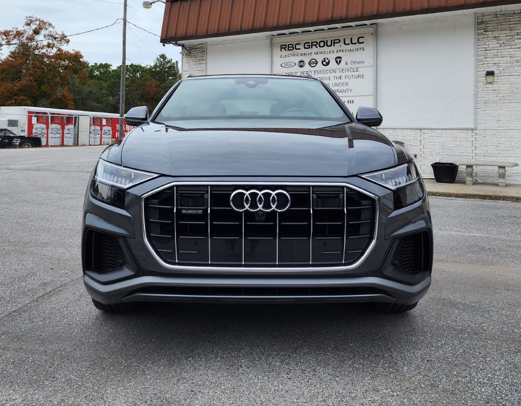 2021 Audi Q8 Image 2