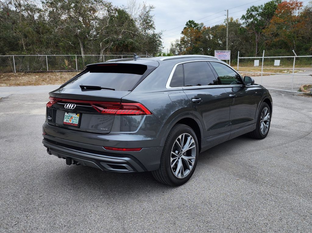 2021 Audi Q8 Image 6