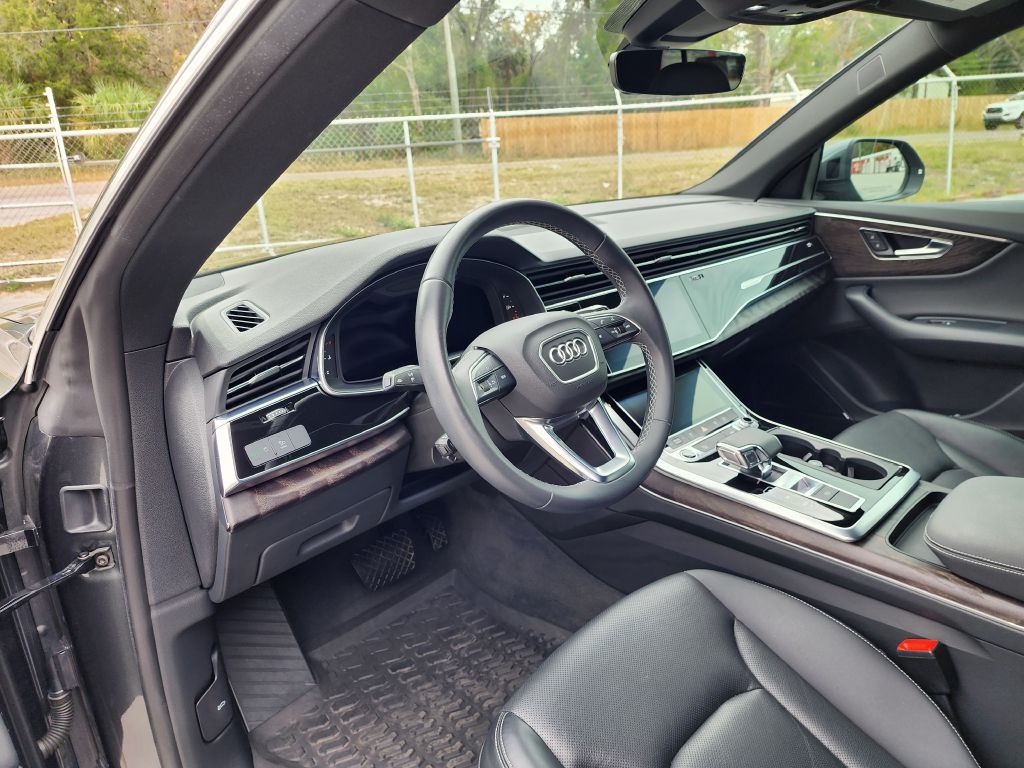 2021 Audi Q8 Image 11