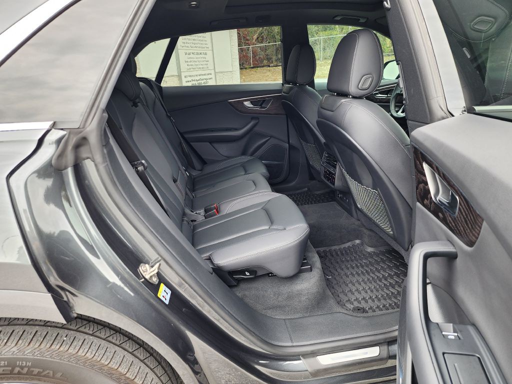 2021 Audi Q8 Image 20