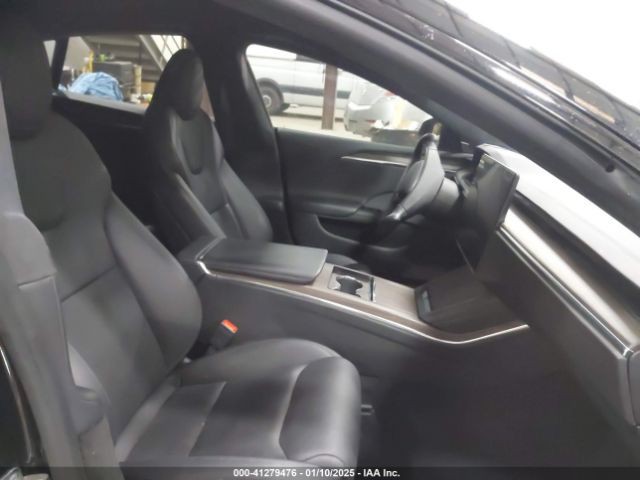 2022 Tesla Model S Image 5