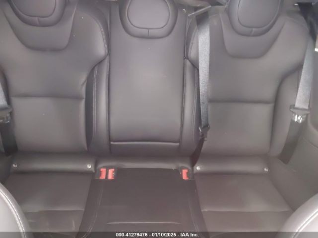 2022 Tesla Model S Image 8