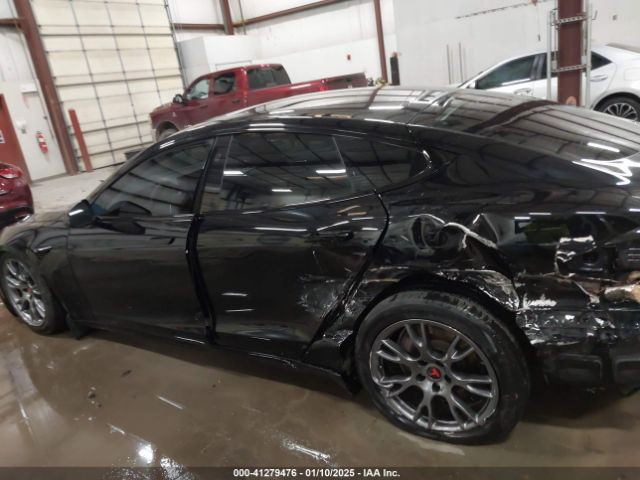 2022 Tesla Model S Image 15